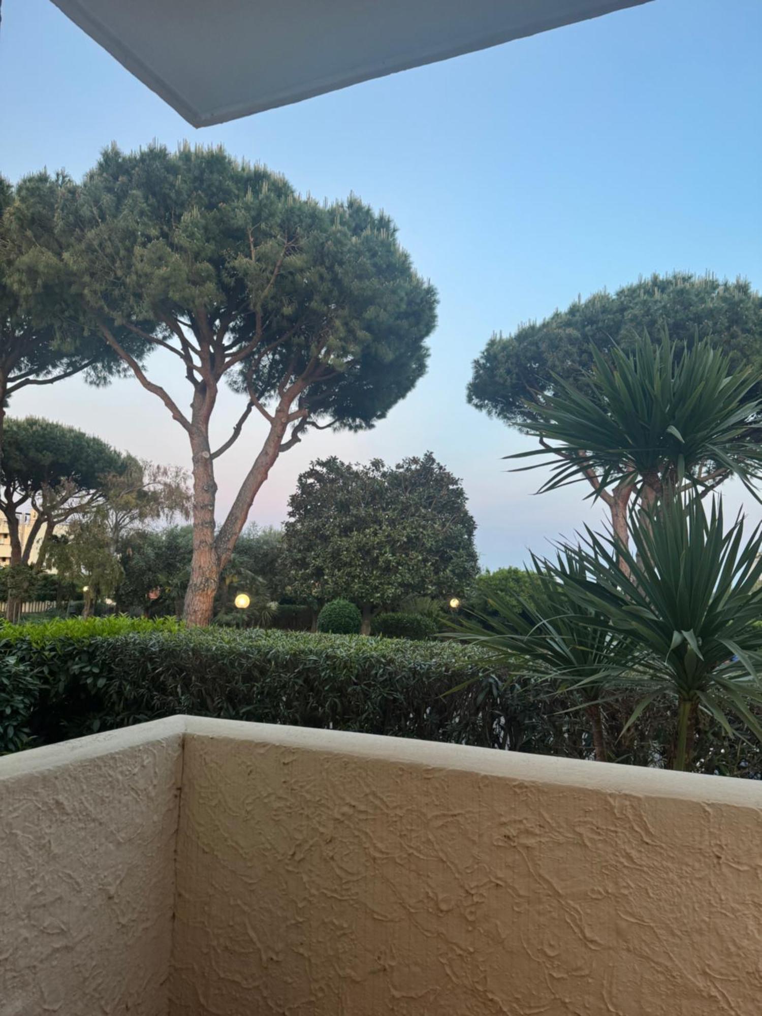La Luna E Il Falo Ceriale Exteriör bild